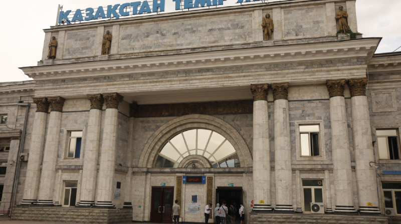 Депутаты подняли проблему удручающего состояния казахстанских вокзалов