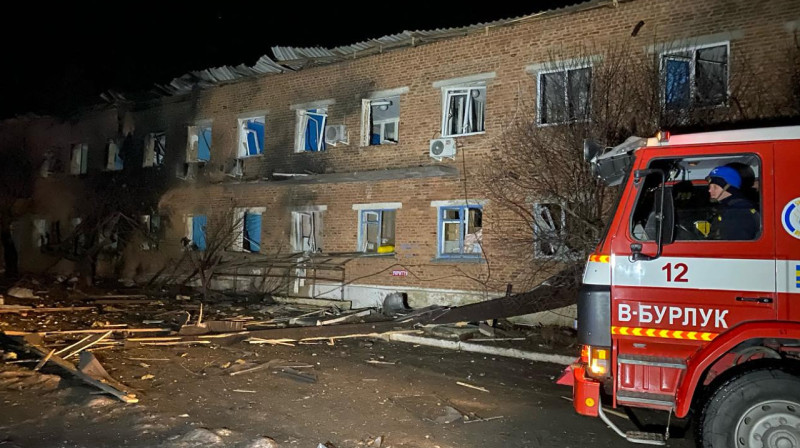 В Харьковской области ночью под обстрел попала больница