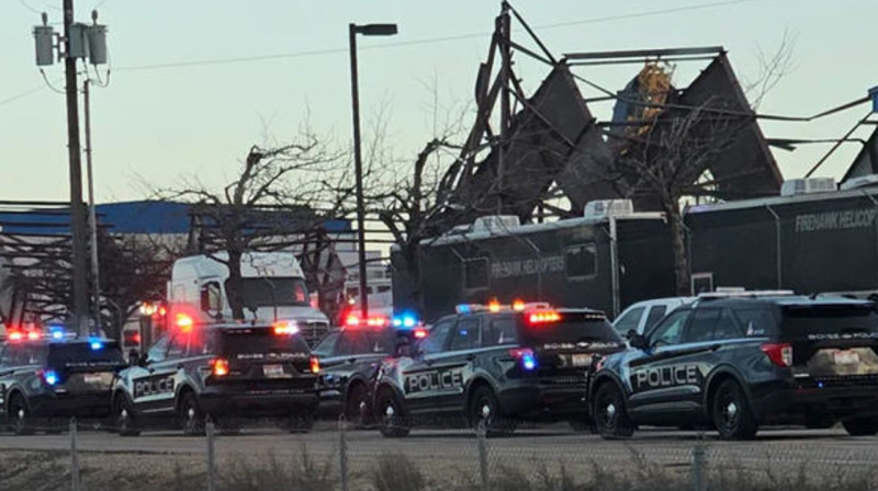 Ангар обрушился в аэропорту   США: трое погибших