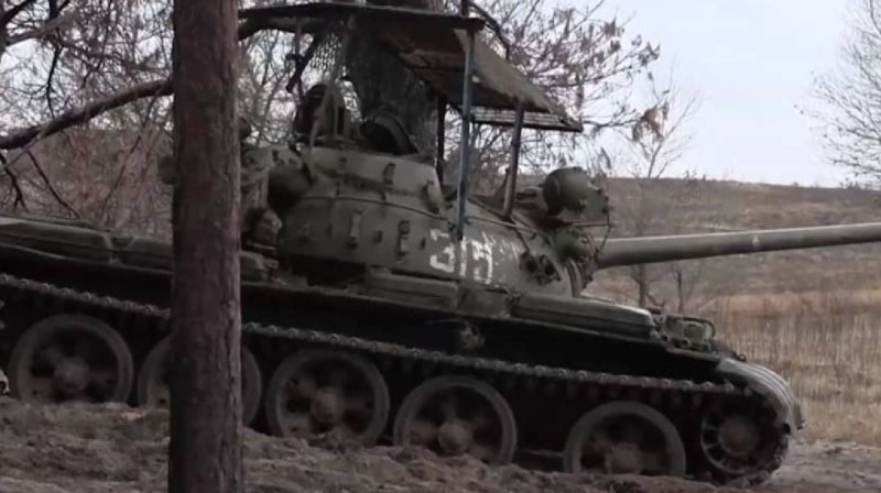 Ресей армиясы Украинадағы соғысқа көне танктерді жөнелтуде