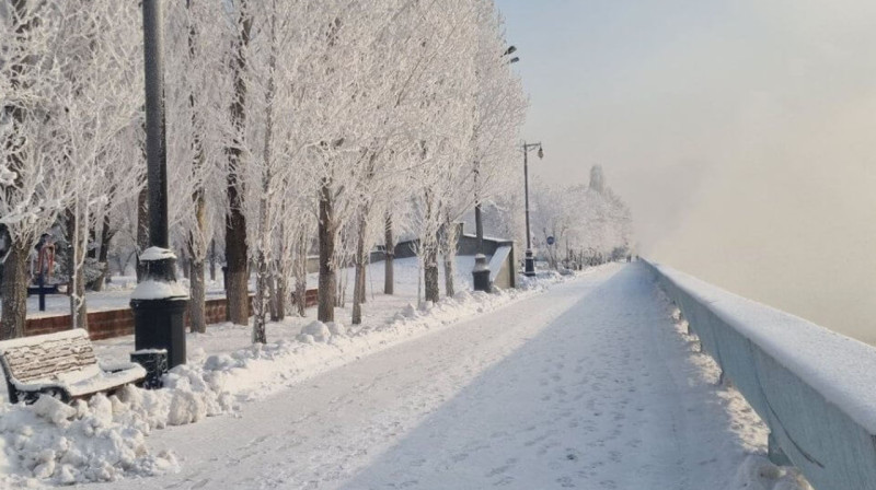 В пяти областях Казахстана закрыли трассы из-за непогоды