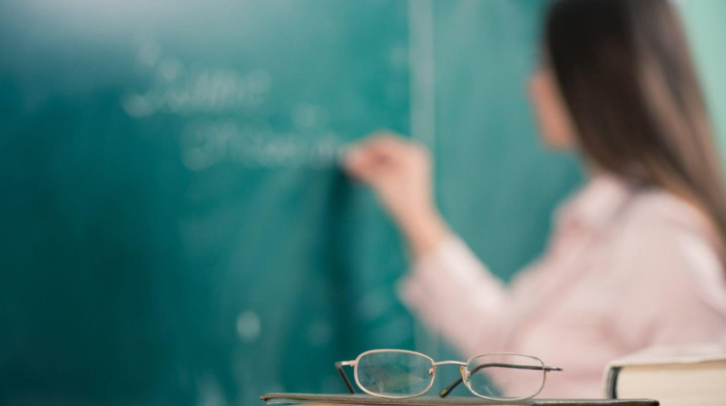 Учителям в Западном Казахстане не доплатили более 250 млн тенге