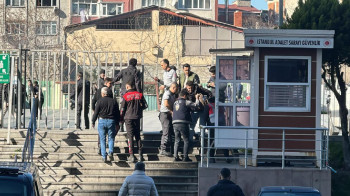 Перестрелка возле здания суда в Стамбуле (видео)