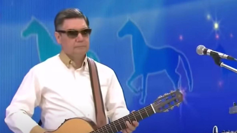 В Туркменистане обязывают граждан включать на свадьбах песни бывшего президента Бердымухамедова