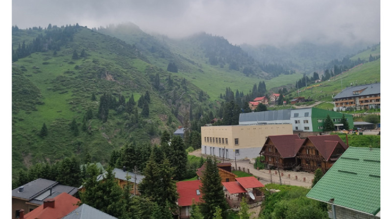 Проверить строительство в предгорьях попросила акима жительница Алматы