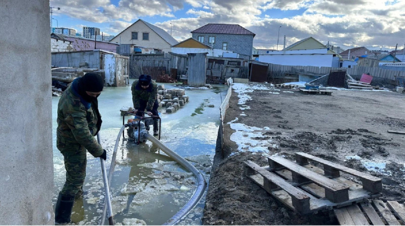 Село затопило в Атырауской области. ВИДЕО