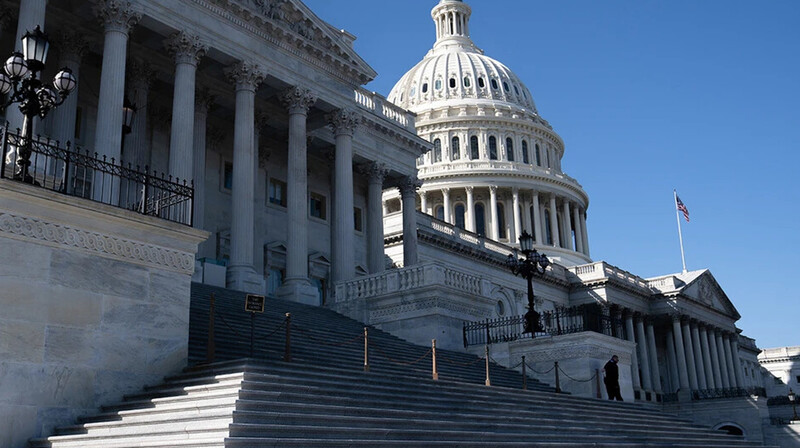 Сенат США проголосовал за военную помощь Украине и Израилю