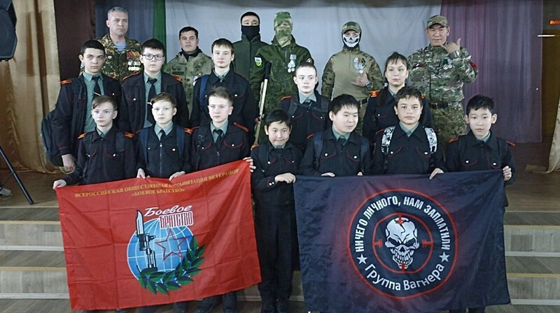 «Ничего личного, нам заплатили»: в Бурятии «уроки мужества» прошли под знаменами ЧВК «Вагнер»