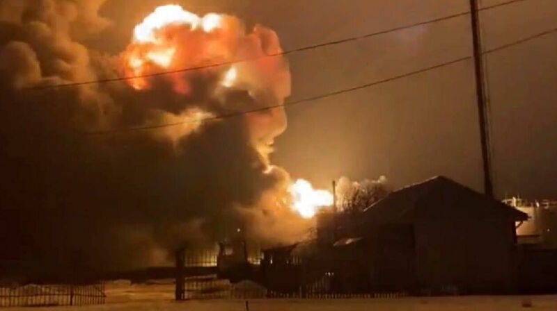 Украинский беспилотник ударил по  нефтебазе в Курской области