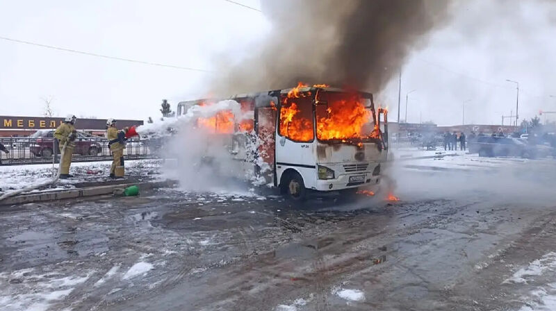 Пассажирский автобус сгорел в области Жетысу
