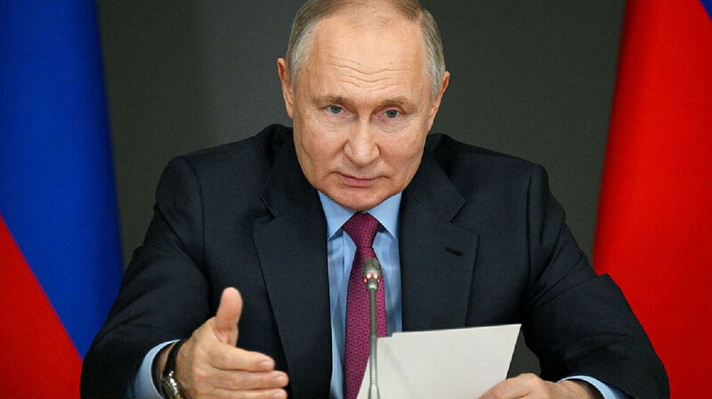 Путин поздравил российских военных с взятием Авдеевки