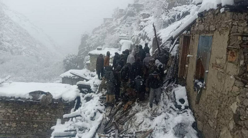 Снежная лавина в Нуристане унесла жизни минимум 28 человек