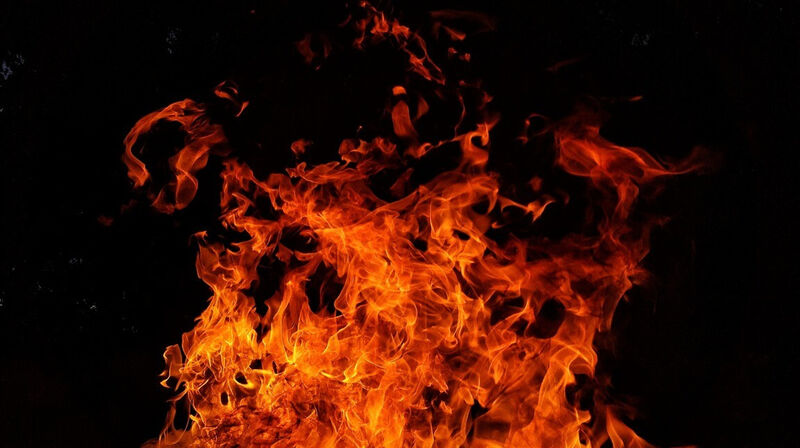 17 человек эвакуировали пожарные из многоэтажки в Алматы