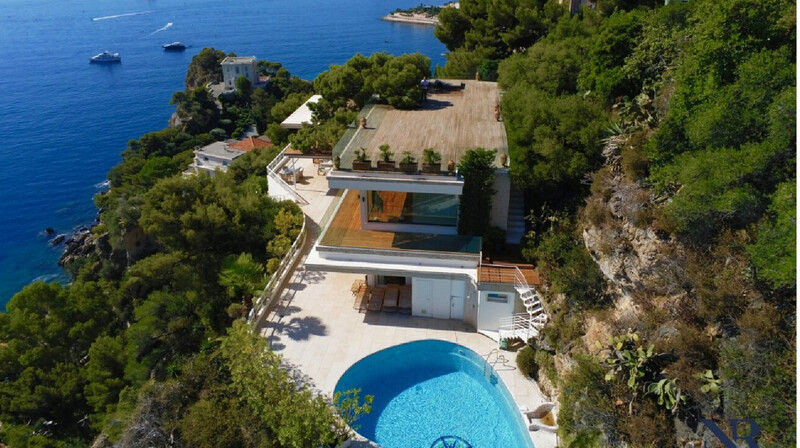 Во Франции арестовали виллу "Газпрома" за 120 млн евро