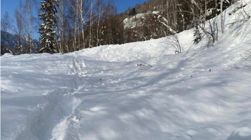 Снежная лавина сошла на республиканской  трассе  в ВКО