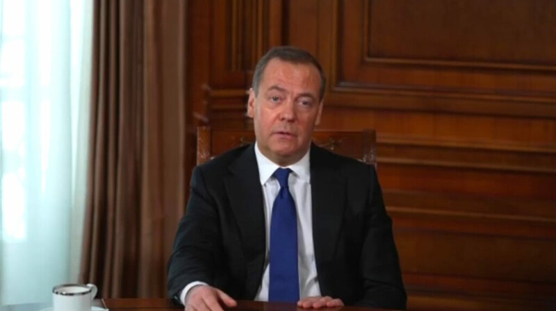 «Киев – русский город», «ждунов» в лагеря – Дмитрий Медведев о будущем РФ