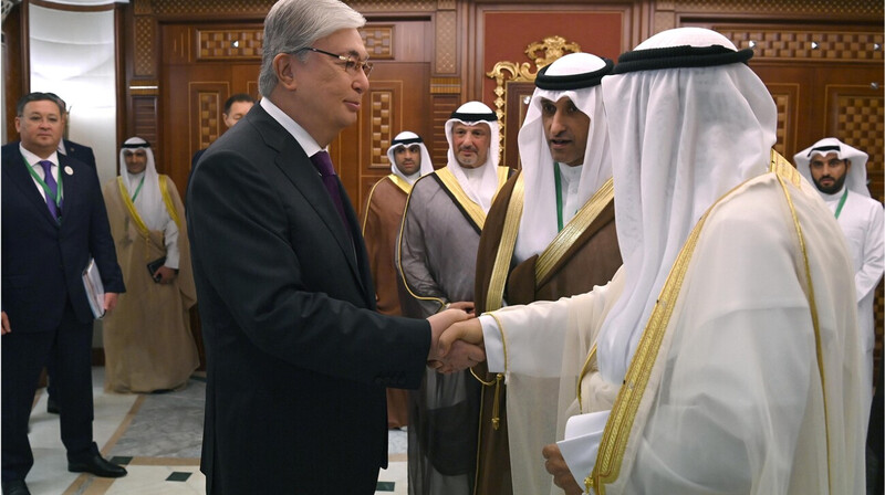 Токаев поздравил эмира Кувейта с Национальным днем