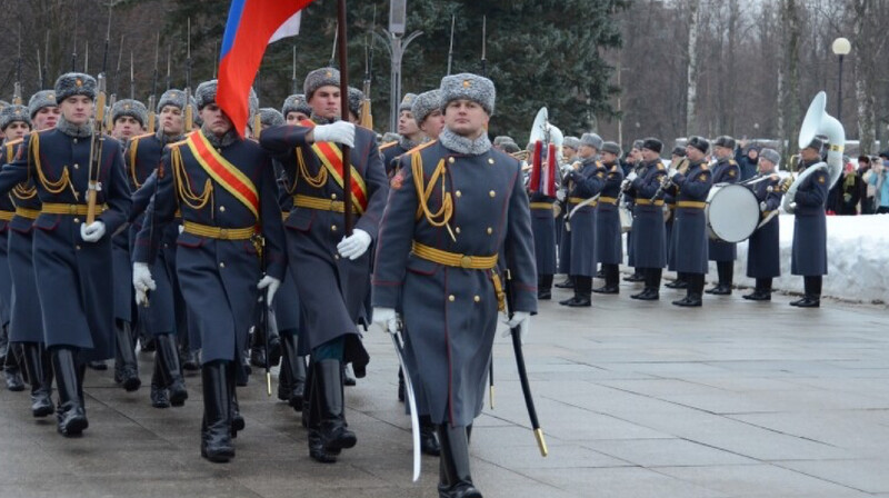 Ленинградский и Московский военные округа воссоздали в России - Путин подписал указ