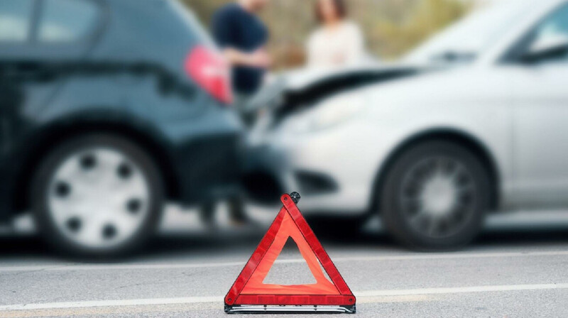 Массовое ДТП в Алматы: бетономешалка придавила несколько легковушек