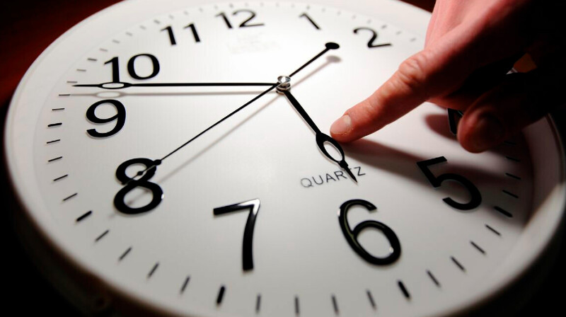 На час назад перевели стрелки часов жители 15 регионов Казахстана