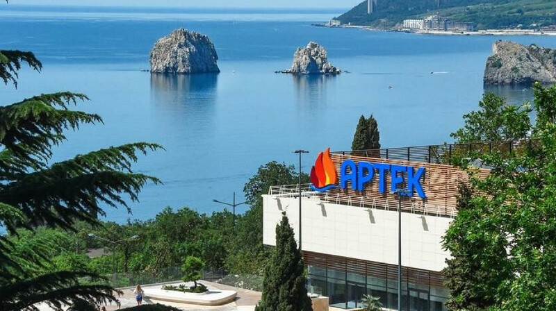 Япония наложила санкции на руководителя «Артек»