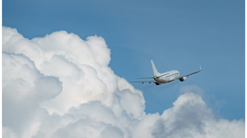 Самолет из Алматы с пассажирами развернули обратно в аэропорт