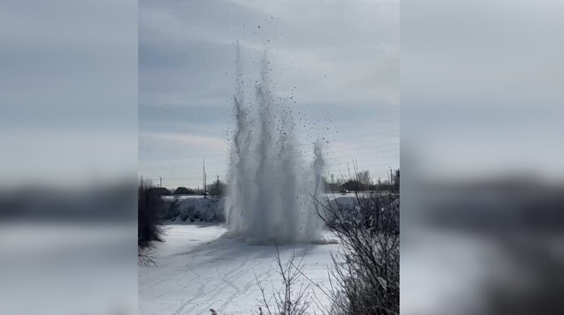 Взрывы на реках услышали жители Западно-Казахстанской области. ВИДЕО