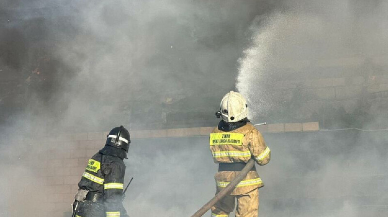 Мужчина умер при пожаре в одном из жилых домов Усть-Каменогорска