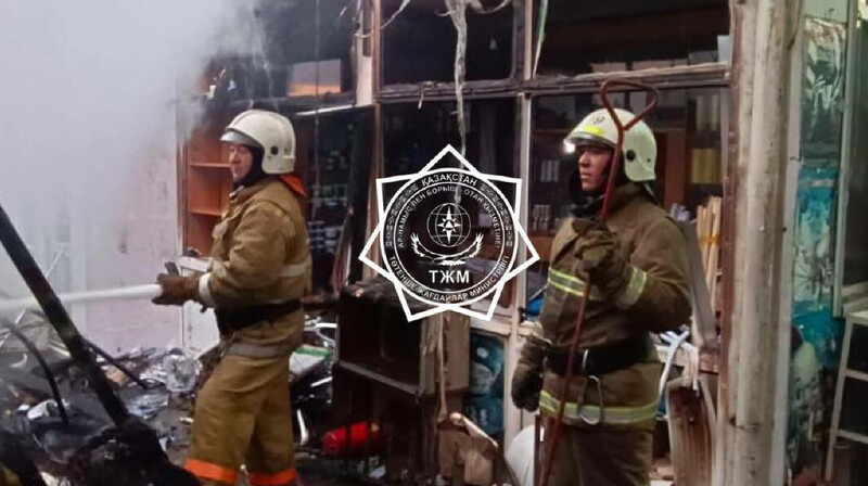 На рынке в Алматы произошел пожар