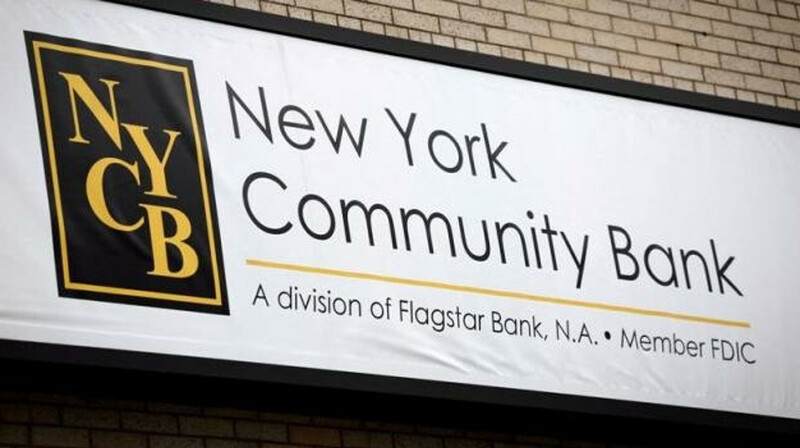 Акции американского банка NYCB резко упали