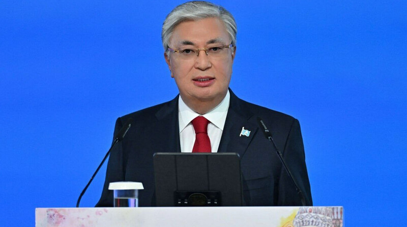 Токаев поздравил женщин с наступающим праздником