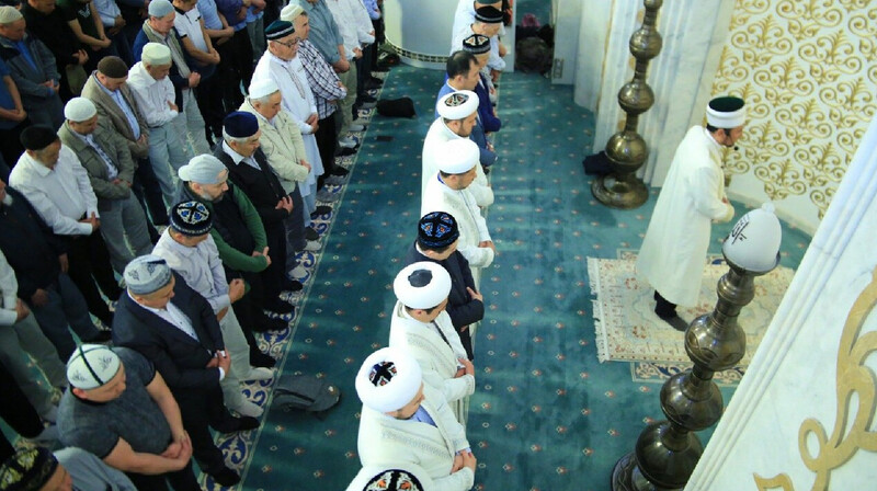 Мусульмане Казахстана встретили начало Рамазана ночной молитвой