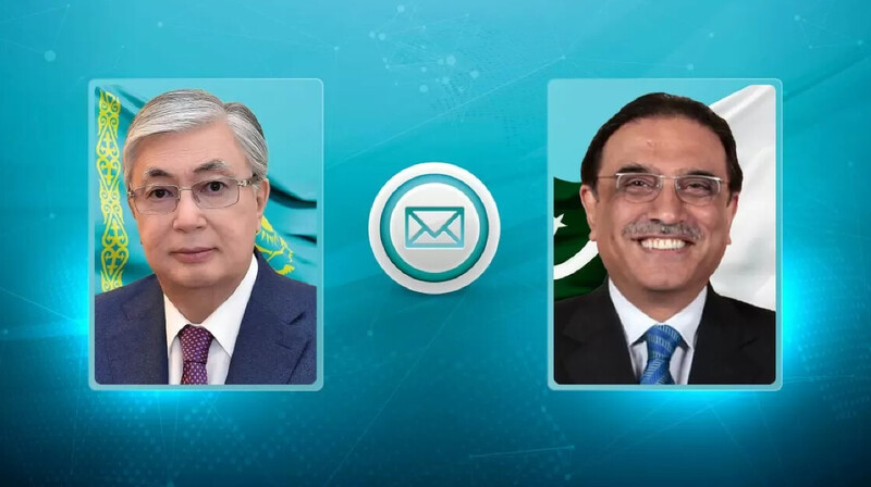 Токаев поздравил Асифа Али Зардари с избранием на пост президента Пакистана