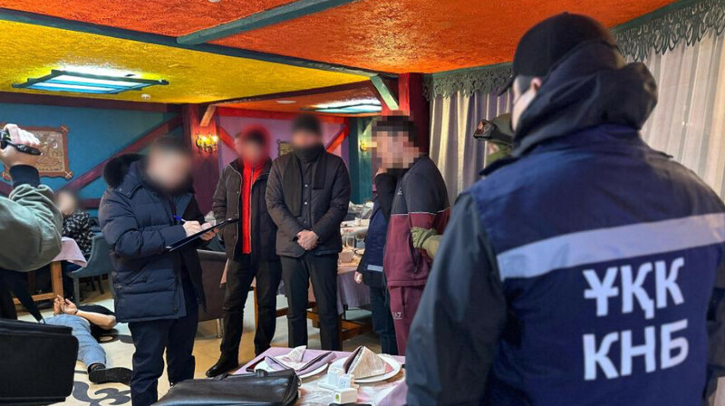 В Акмолинской области арестовали двоих жителей  за вымогательство