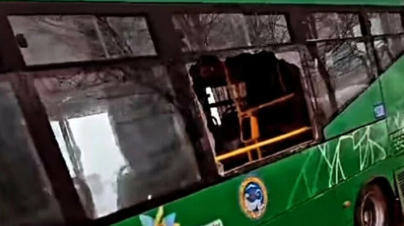 В Алматы начался суд по делу о ДТП с автобусом, наехавшим на остановку. ВИДЕО