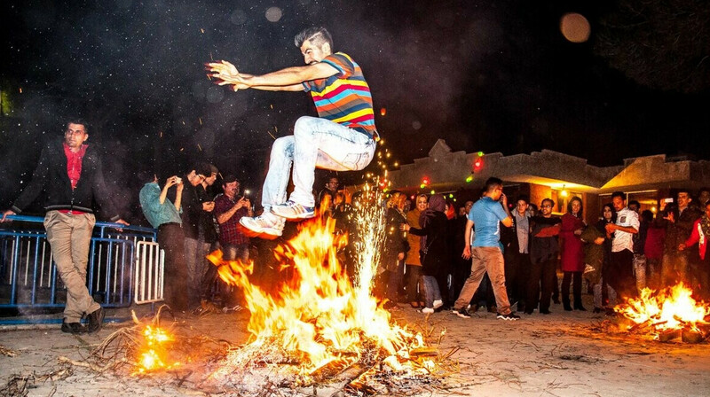 В Иране во время праздника огня пострадали более 4 тысяч человек