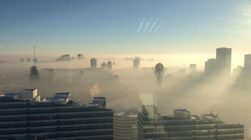 Штормовое предупреждение объявили на большей части Казахстана