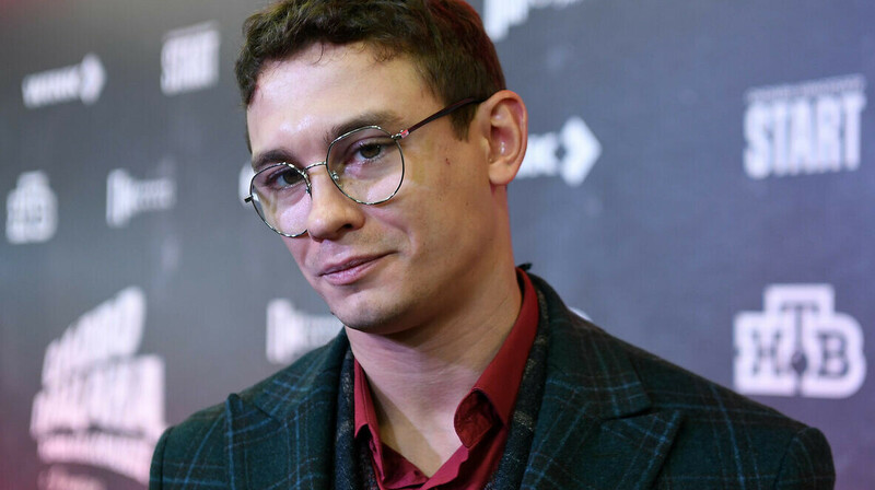 Звезда "Слово пацана" устроил дебош в баре и укусил официантку за ногу