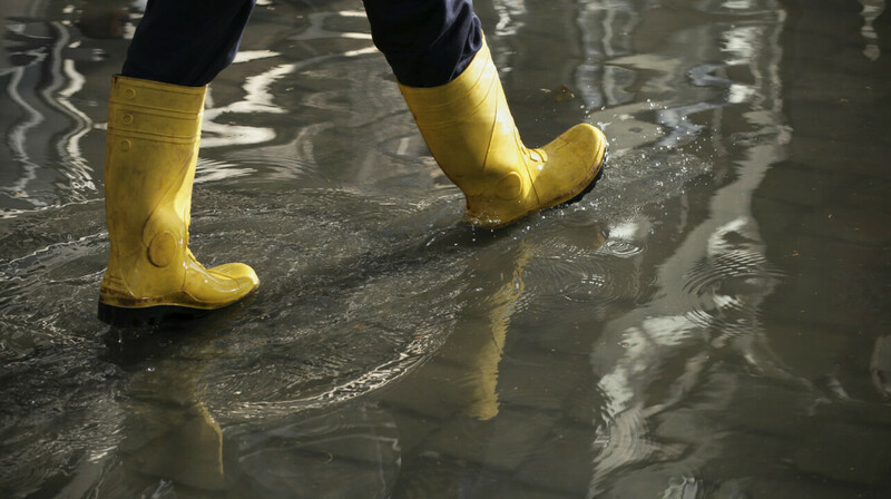 Из-за тумана и угроз подтопления в Казахстане объявили штормовое предупреждение