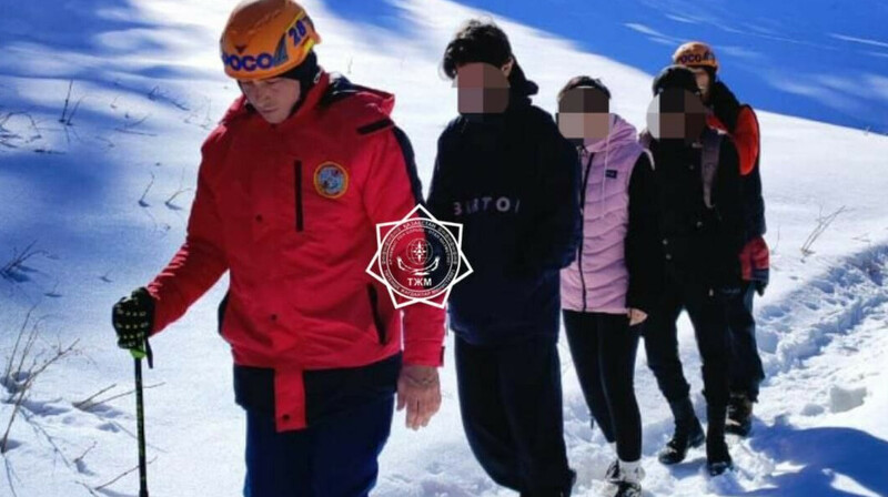 Троих туристов спасли в горах Заилийского Алатау