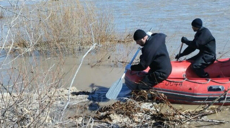 В Аягозском районе ведётся поиск троих пропавших при переправе
