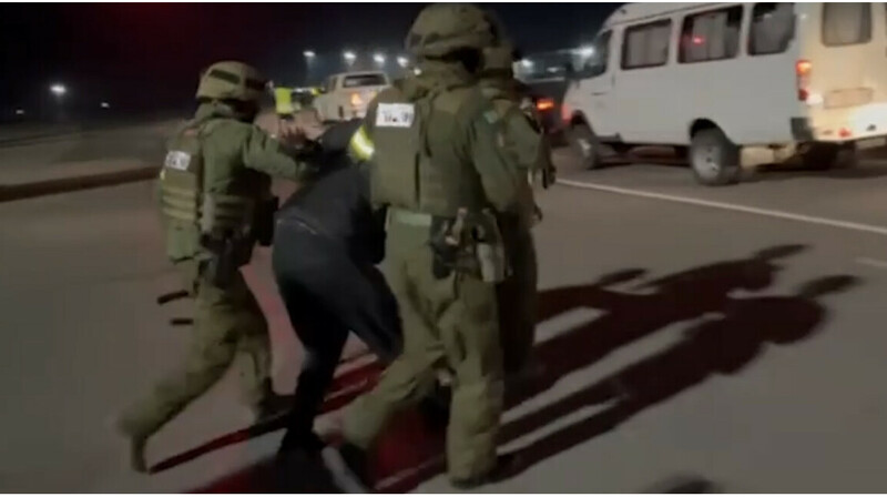 Двух разыскиваемых преступников вернули из Турции в Казахстан