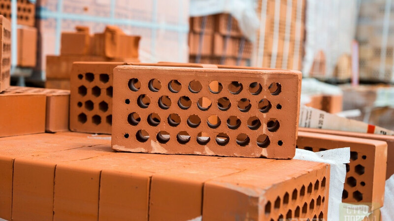 Крупнейший производитель кирпича продал заводы в России