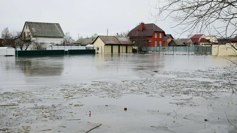 В Казахстане под воду продолжают уходить населённые пункты
