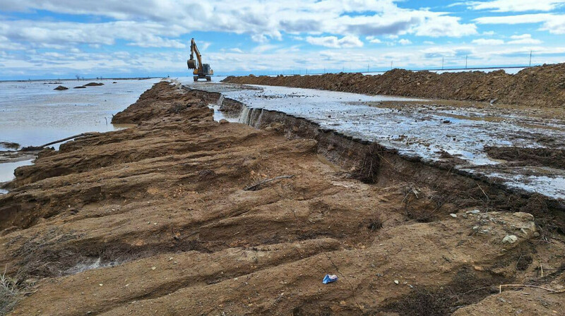Дороги в четырех областях РК частично перекрыты из-за талых вод