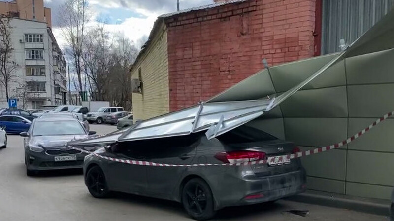 Сильный ветер в Москве: два человека погибли