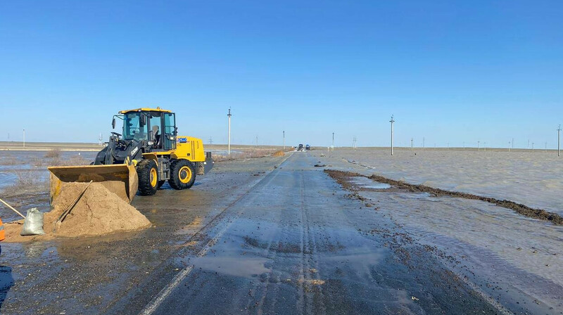 8 трасс закрыты в Казахстане из-за паводков