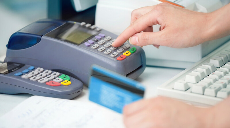 Казахстанские банки из-за санкций усилили проверку транзакций из России