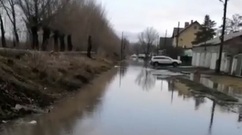 Перелив через дамбу произошел в оренбургском Новотроицке