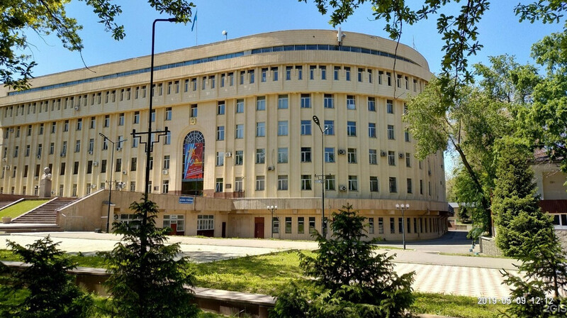 В Алматы вернули часть здания КазНПУ имени Абая